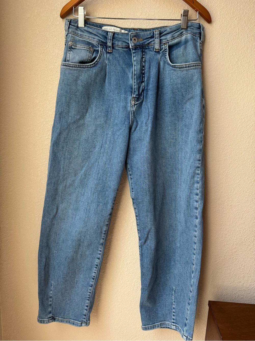 Pilcro Jeans Pleated Tapered Leg 90s High Waist Mom Jean 28